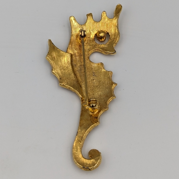 Beautiful Vintage Brushed Gold Tone Seahorse Brooch Unsigned - Picture 5 of 7